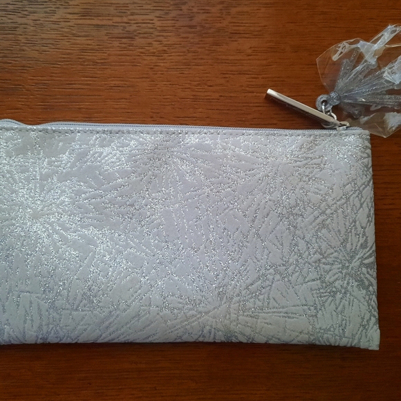 MAC Cosmetics Limited Edition Extra Dimension Skinfinish Firelit Kit-Champagne - Picture 3 of 6